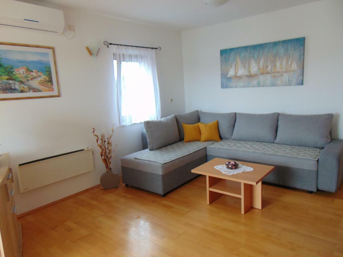 Apartment Mia Malinska Ngoại thất bức ảnh
