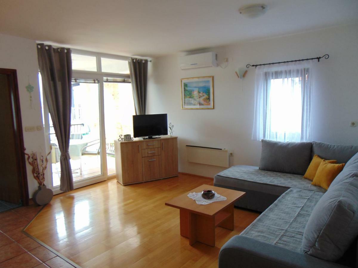 Apartment Mia Malinska Ngoại thất bức ảnh